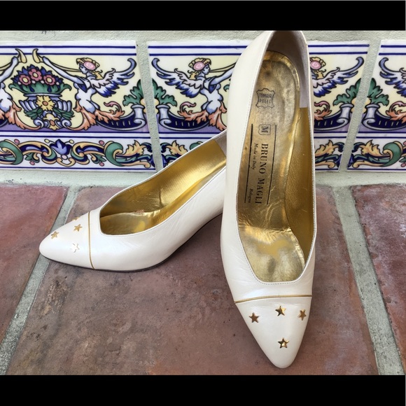 Bruno Magli Shoes - SALE 💃🏻VINTAGE BRUNO MAGLI IVORY LEATHER HEELS 7
